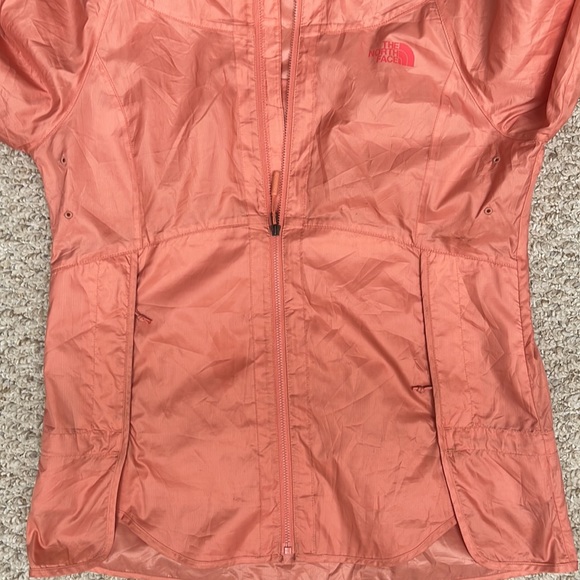 North Face (Women’s Small) coral jacket - Picture 4 of 4